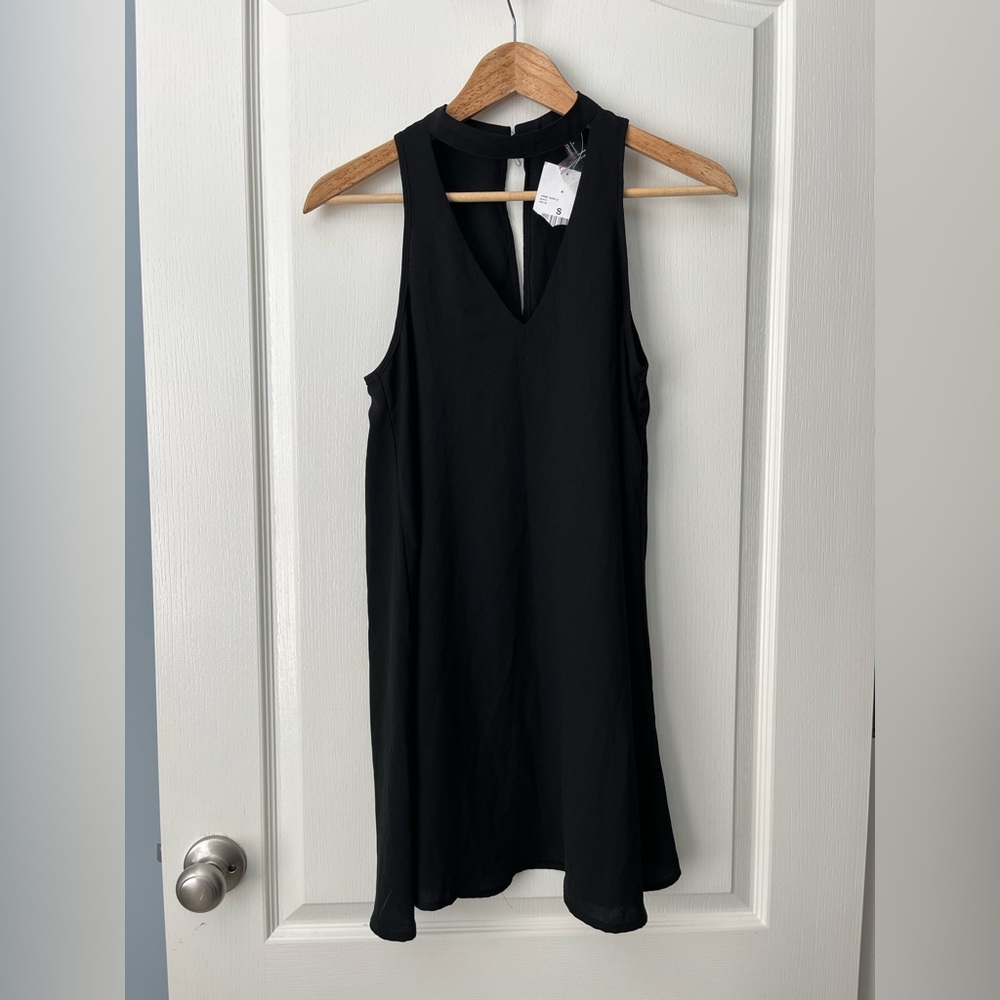 NWT Forever 21 Black Cut Out Shift Dress, Button Neck, S